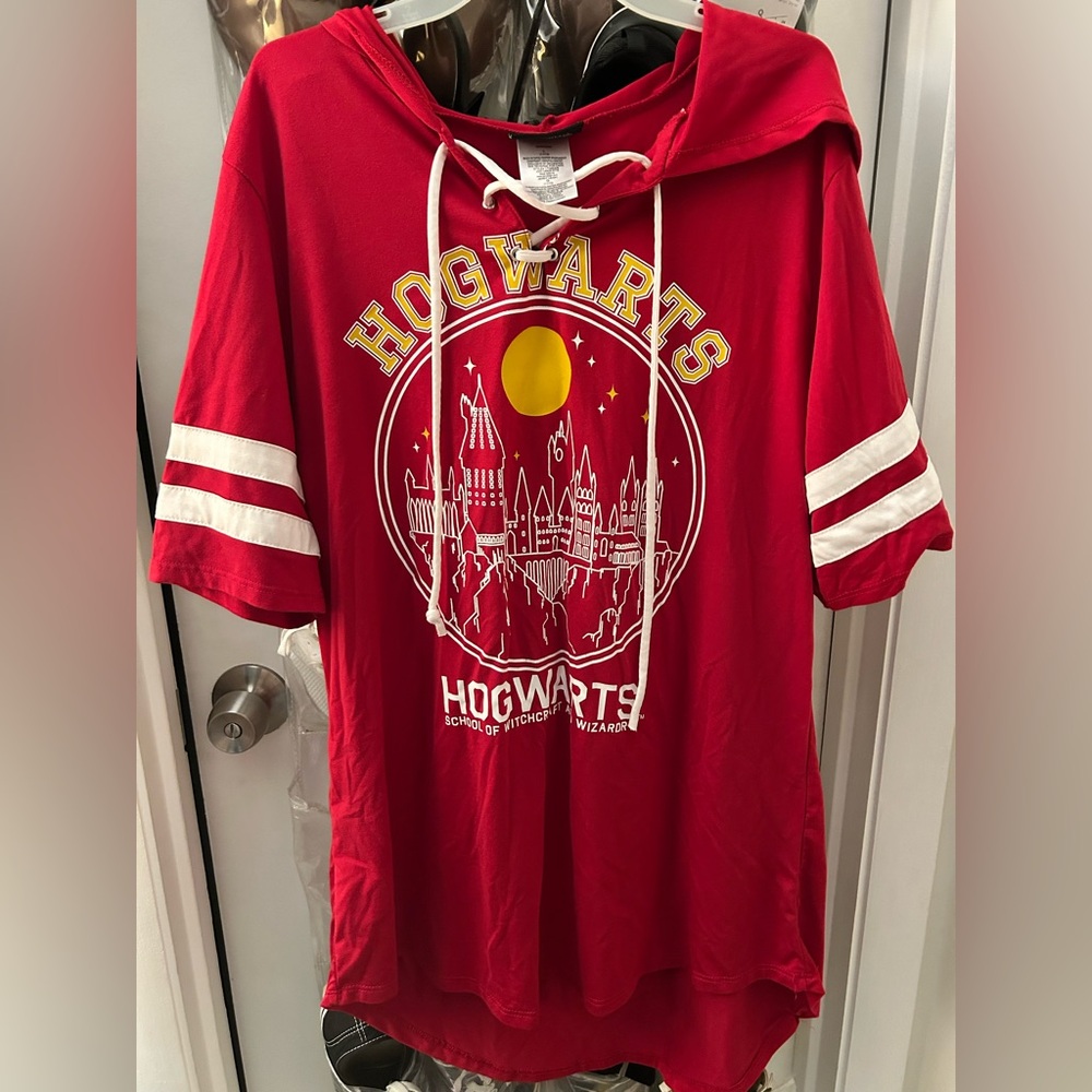 Red Hogwarts Graphic Top With Hood